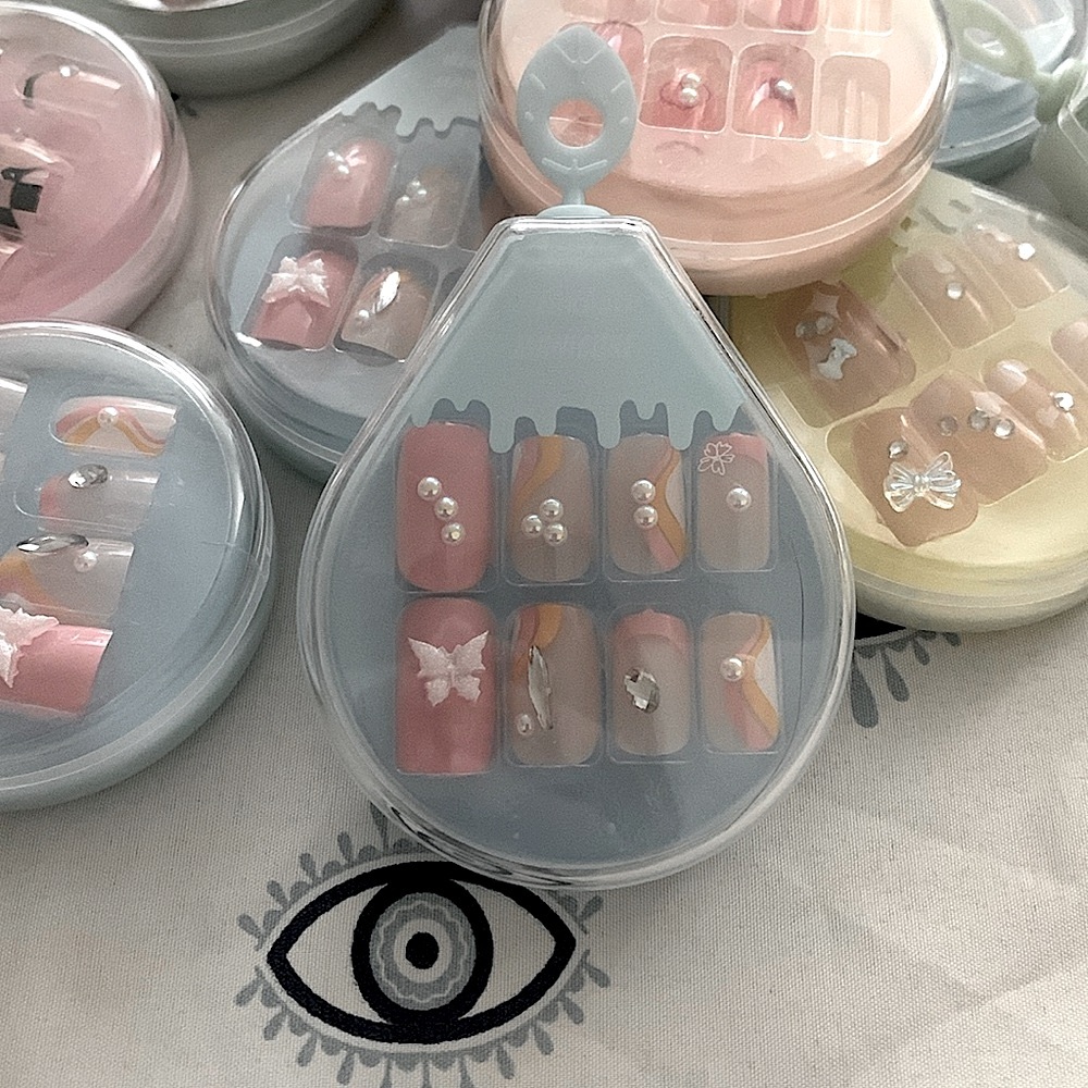 Cute press on nails set